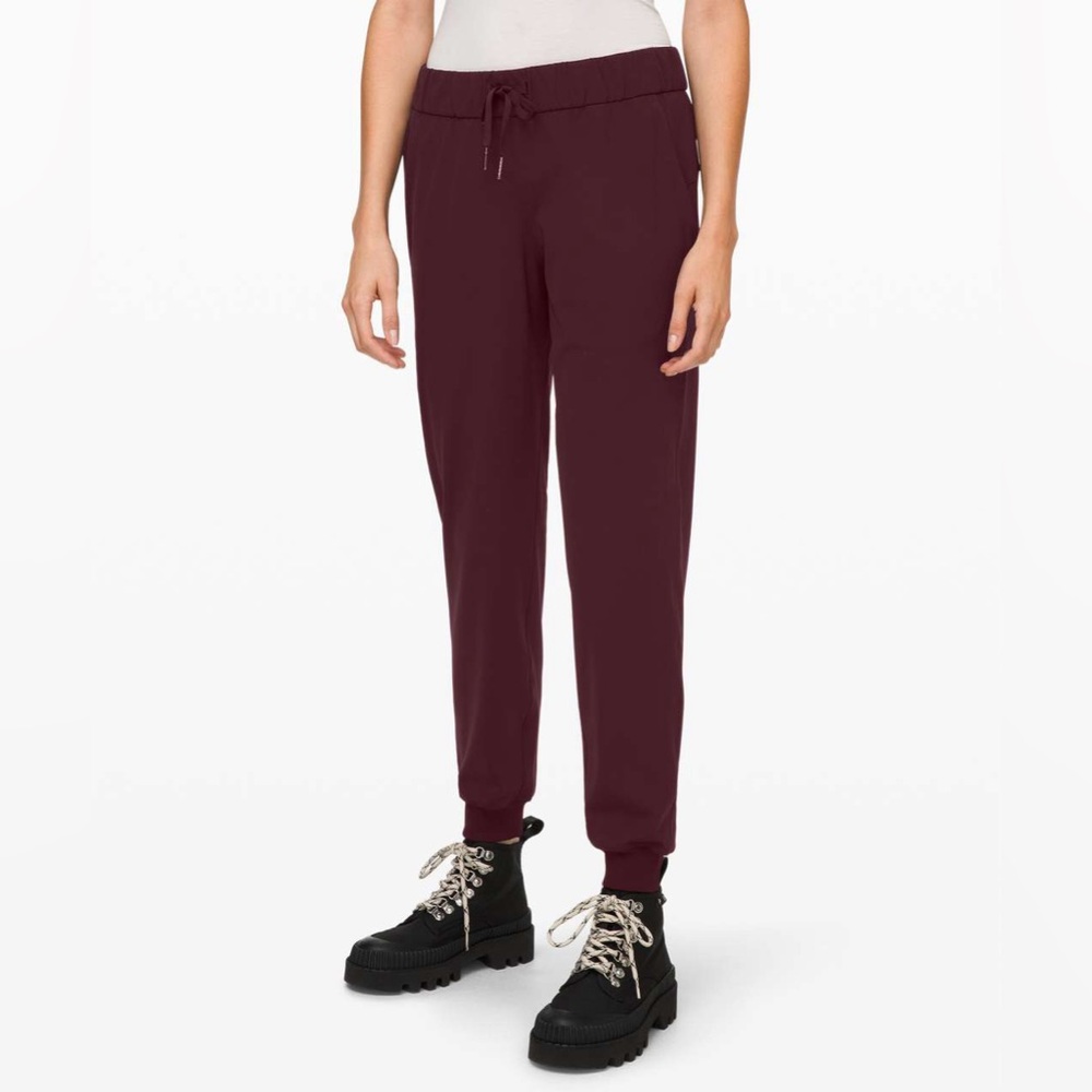 Lululemon On The Fly Jogger